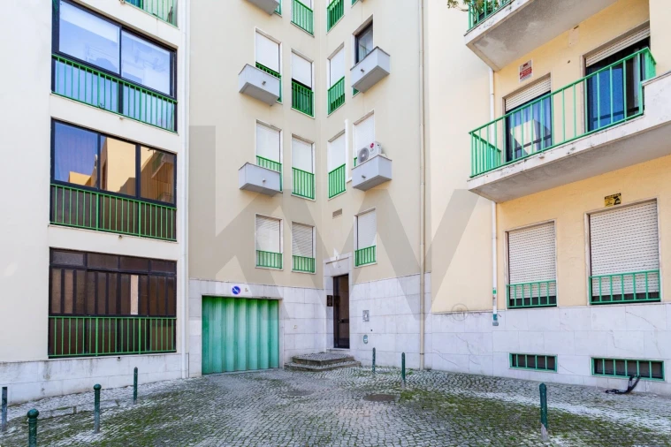 Apartamento T3 para Venda em Pontinha e Famões Foto 27