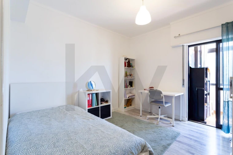 Apartamento T3 para Venda em Pontinha e Famões Foto 11