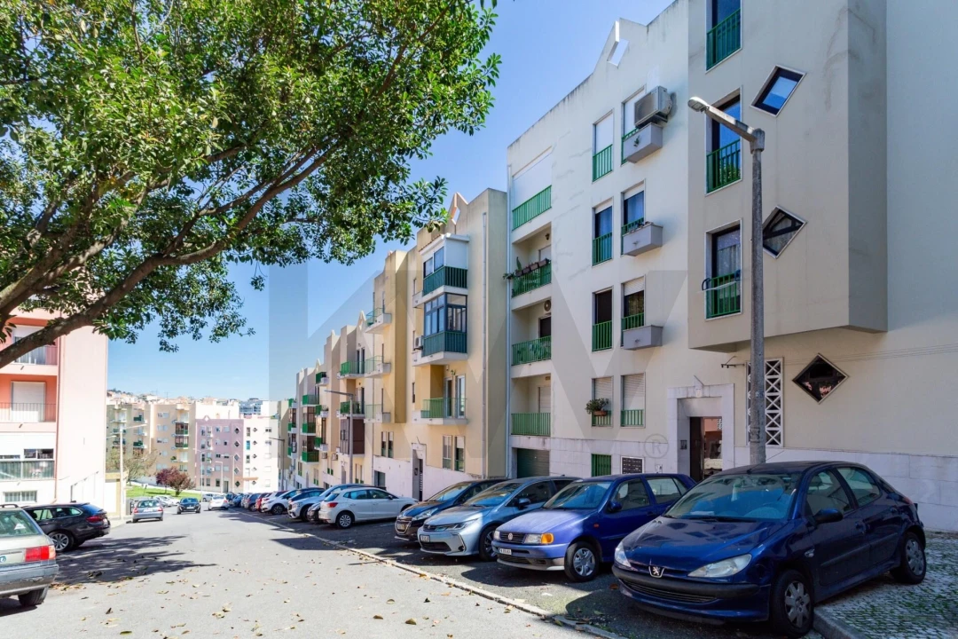 Apartamento T3 para Venda em Pontinha e Famões Foto 28