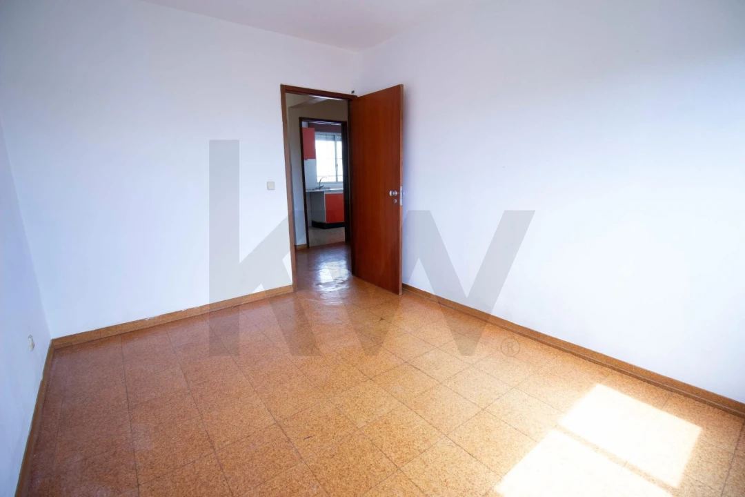 Apartamento T2 para Arrendamento em São Martinho Foto 10