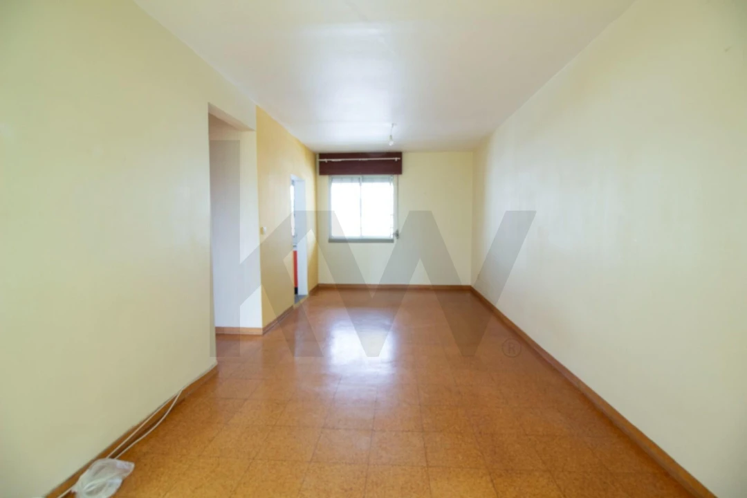 Apartamento T2 para Arrendamento em São Martinho Foto 3