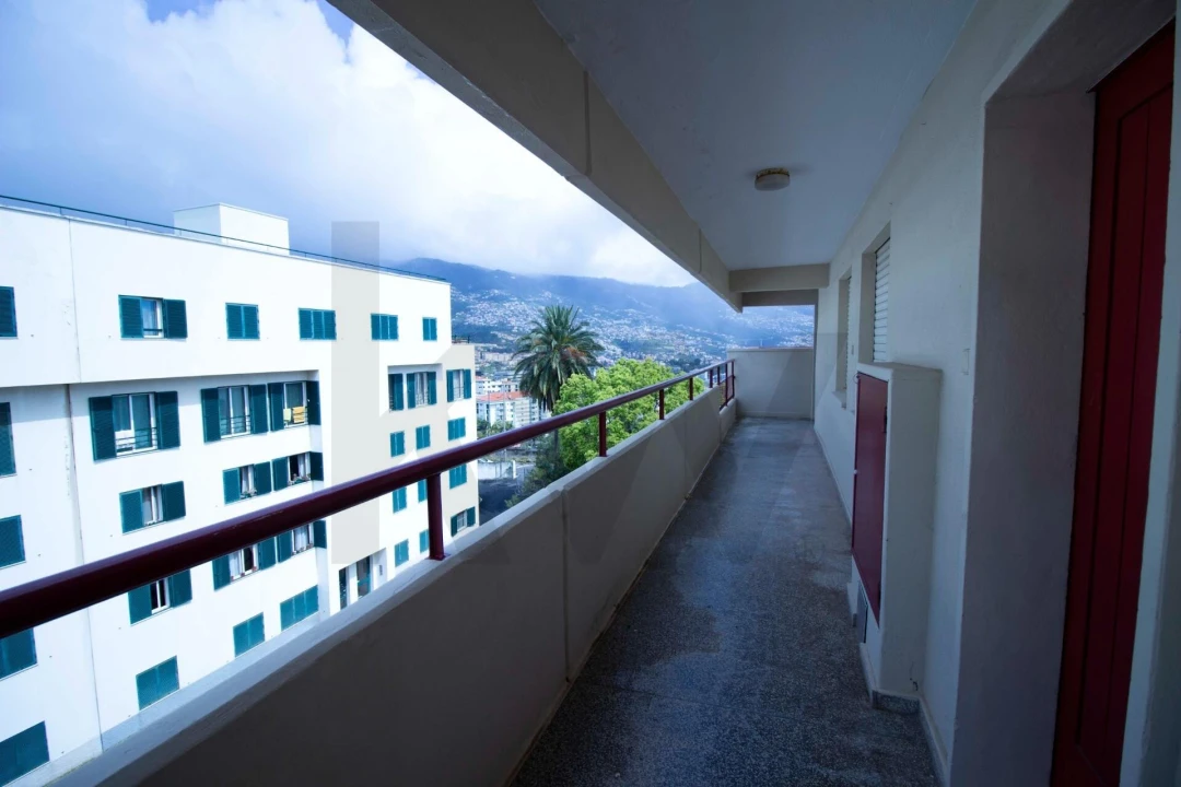 Apartamento T2 para Arrendamento em São Martinho Foto 12