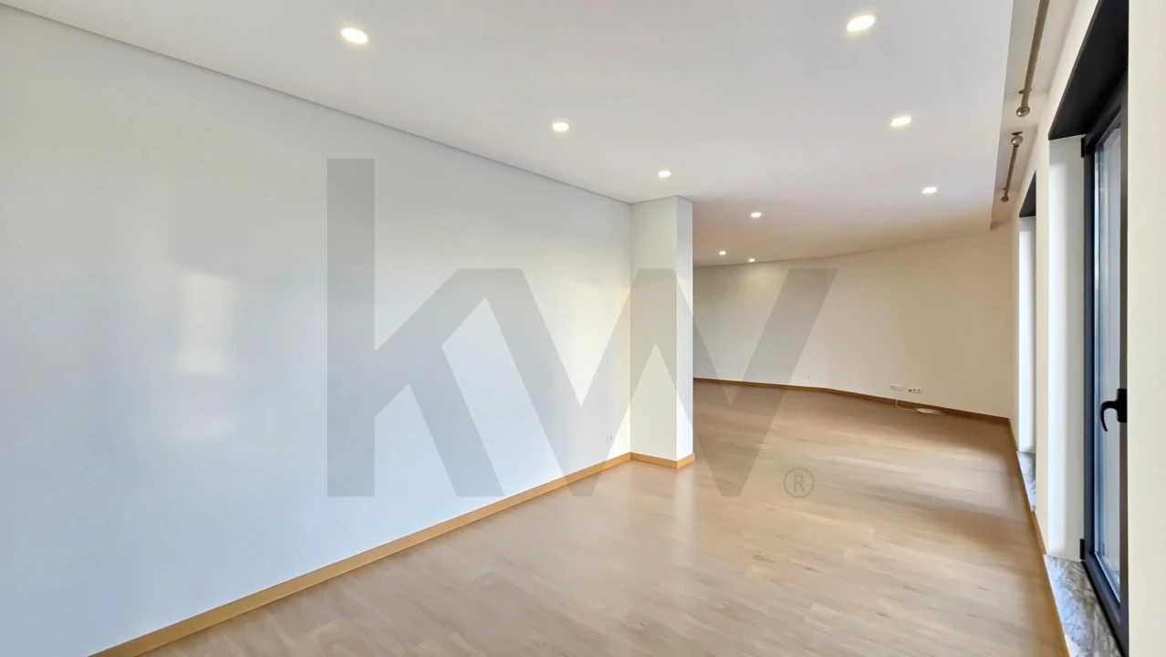 Apartamento T2 para Arrendamento em Requeixo, Nossa Senhora de Fátima e Nariz Foto 4