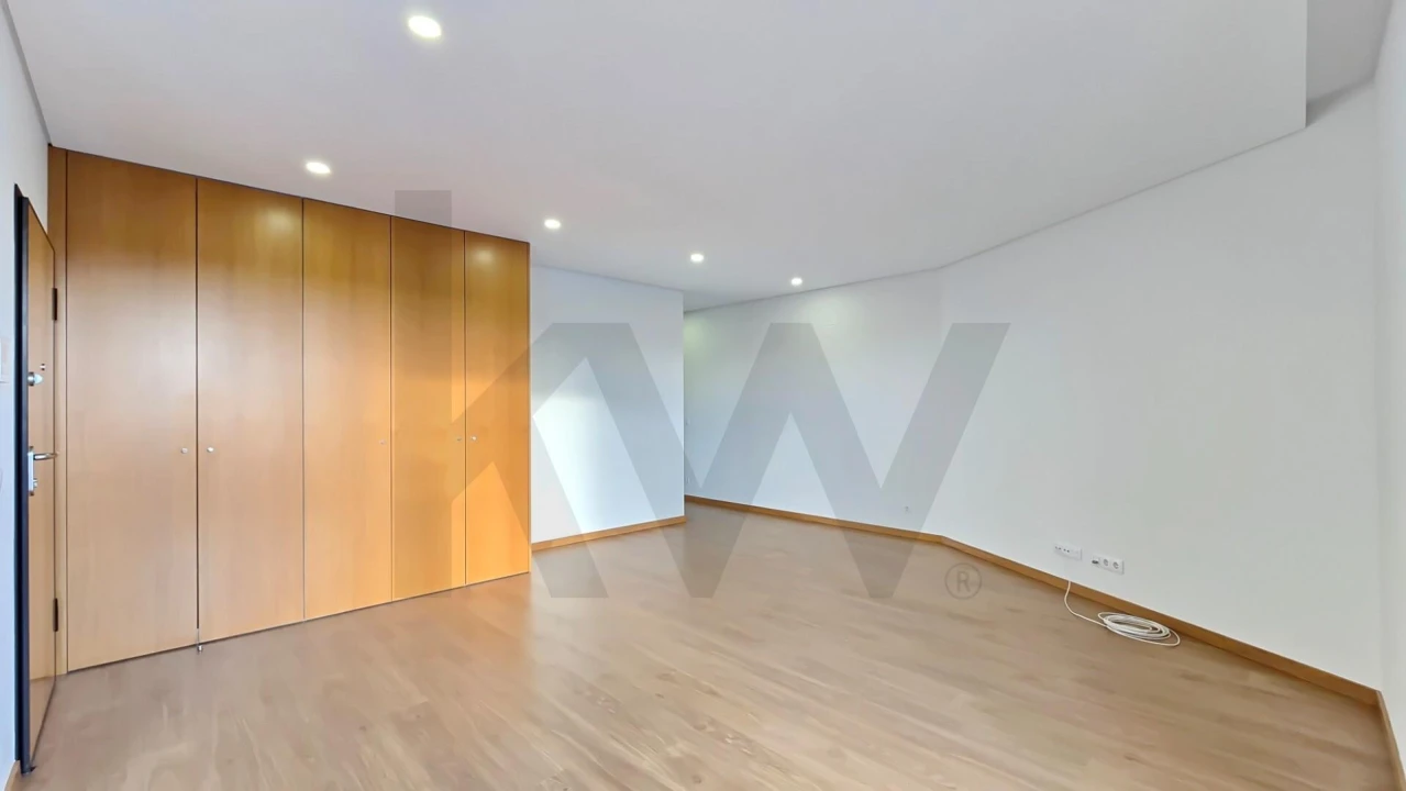 Apartamento T2 para Arrendamento em Requeixo, Nossa Senhora de Fátima e Nariz Foto 9