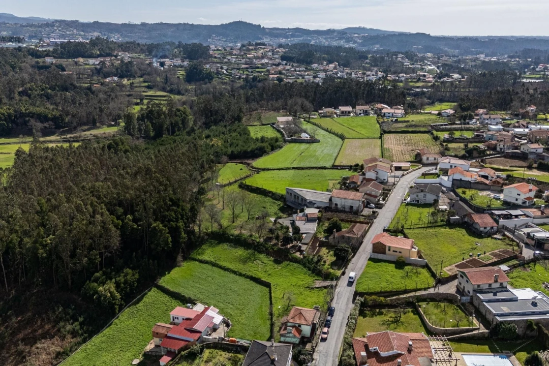 Terreno para Venda em O. Azeméis, Riba-Ul, Ul, Macinhata Seixa, Madail Foto 3
