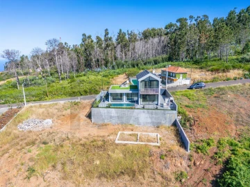 Moradia T3 para Venda em Fajã da Ovelha