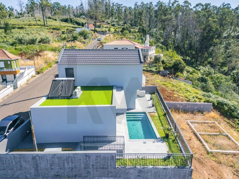 Moradia T3 para Venda em Fajã da Ovelha Foto 4