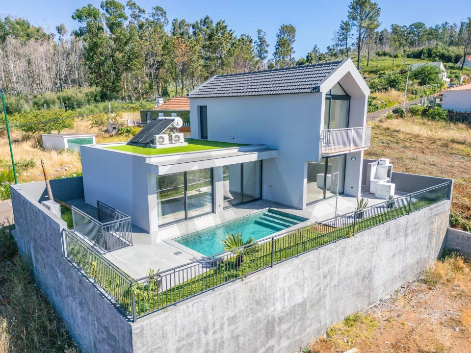 Moradia T3 para Venda em Fajã da Ovelha Foto 1