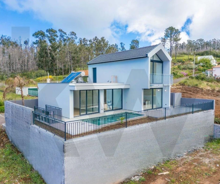 Moradia T3 para Venda em Fajã da Ovelha Foto 2