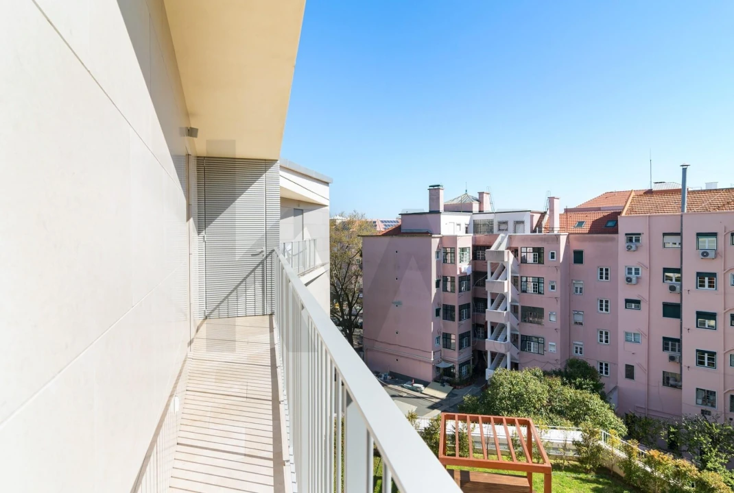 Apartamento T2 para Venda em Areeiro Foto 19
