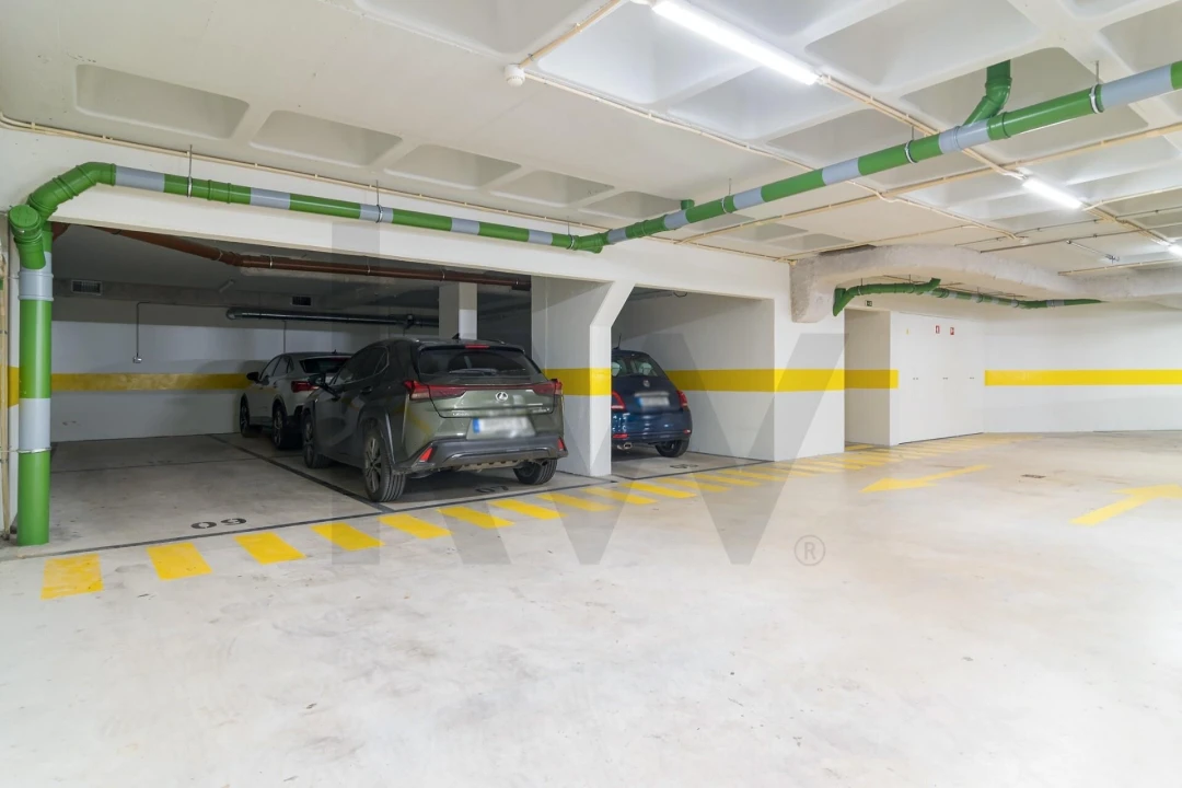 Apartamento T2 para Venda em Areeiro Foto 24