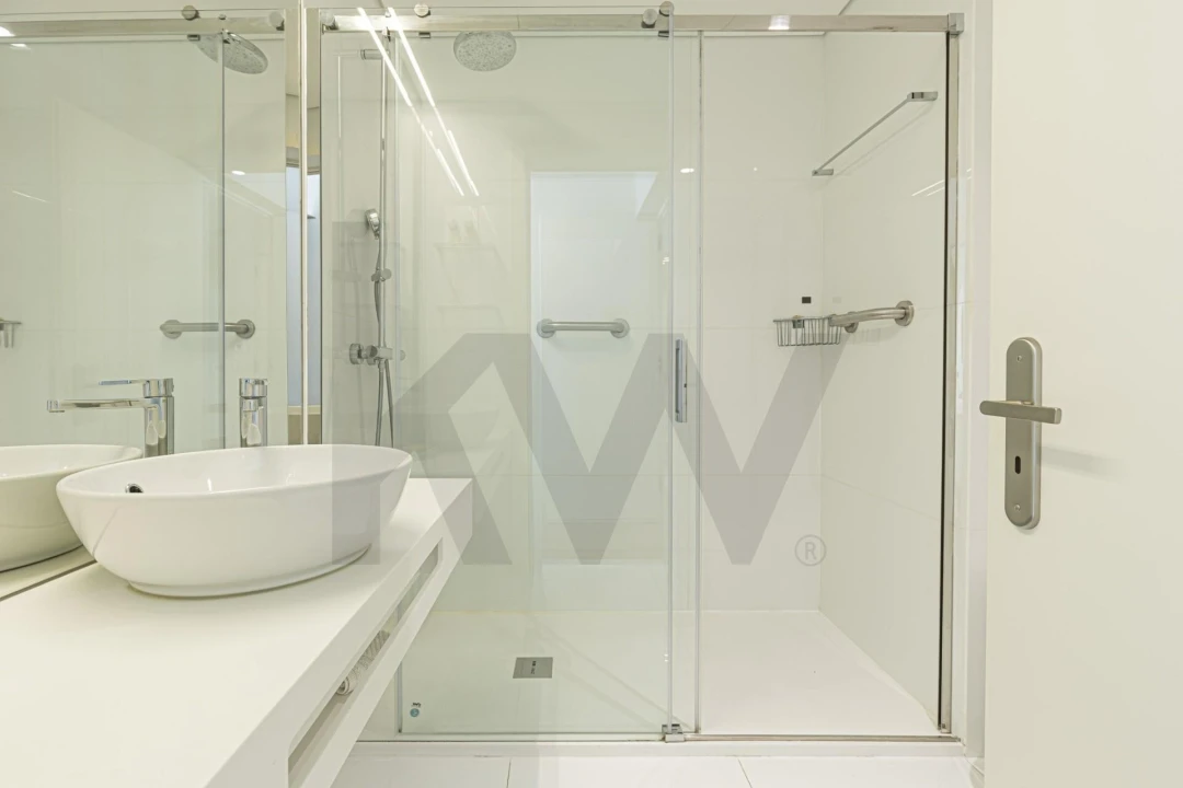Apartamento T2 para Venda em Santo António Foto 28