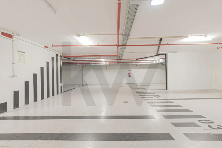 Apartamento T2 para Venda em Santo António Foto 39