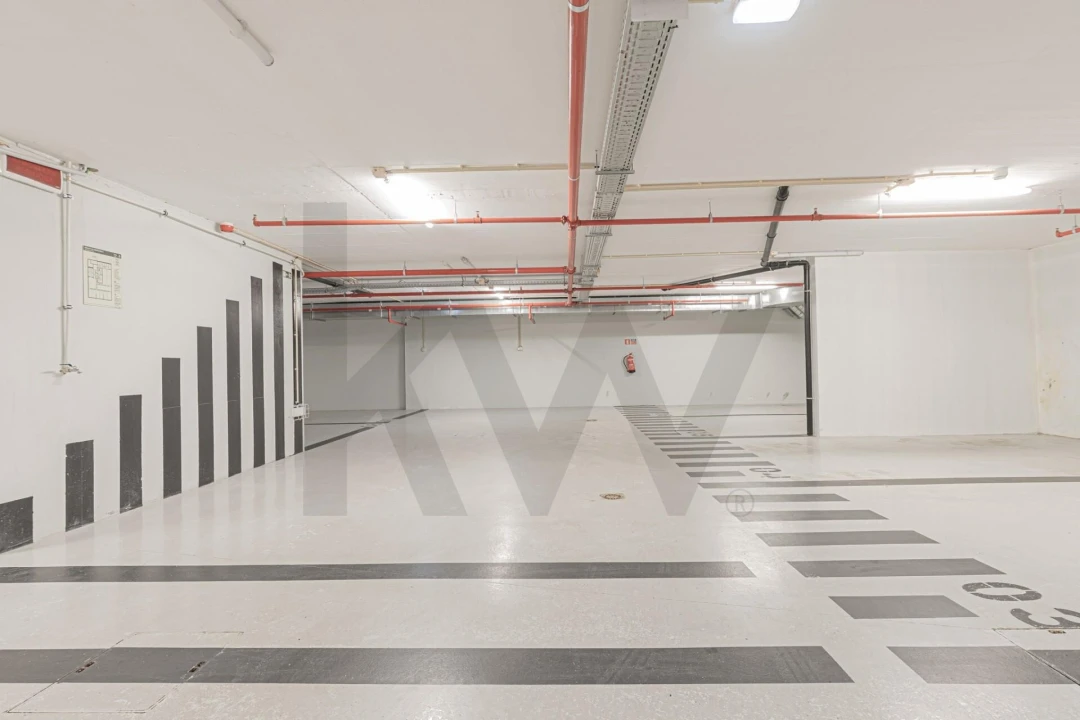 Apartamento T2 para Venda em Santo António Foto 39