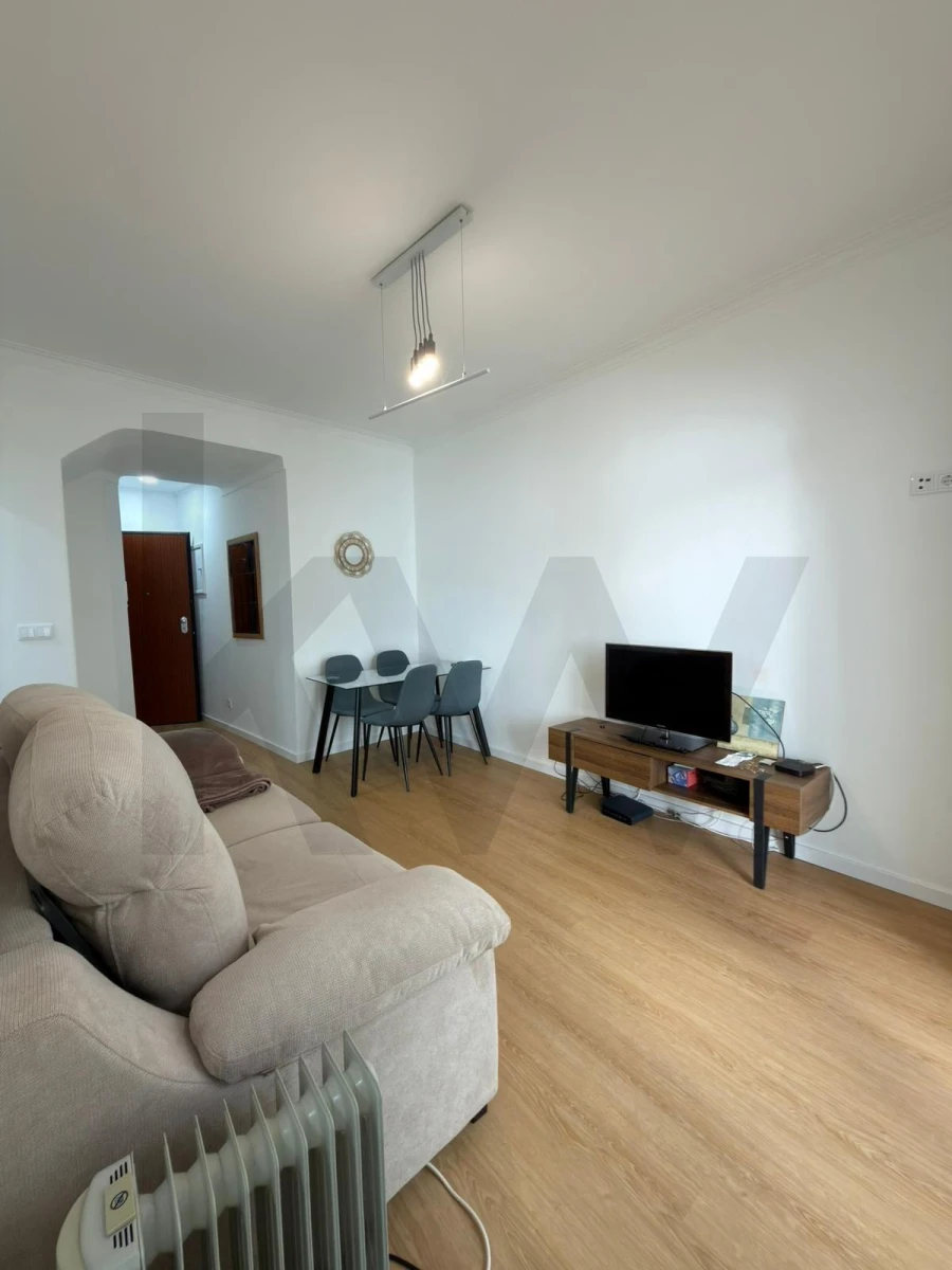 Apartamento T1 para Venda em Ajuda Foto 4