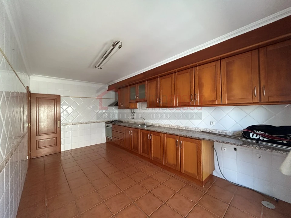 Apartamento T2 para Arrendamento em Peniche Foto 7