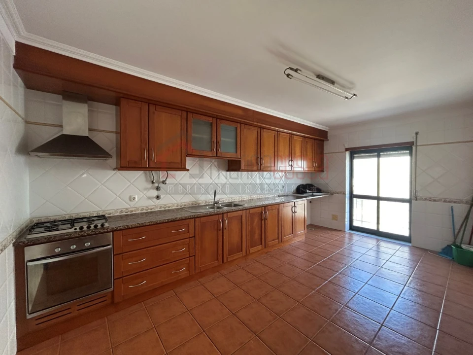 Apartamento T2 para Arrendamento em Peniche Foto 8