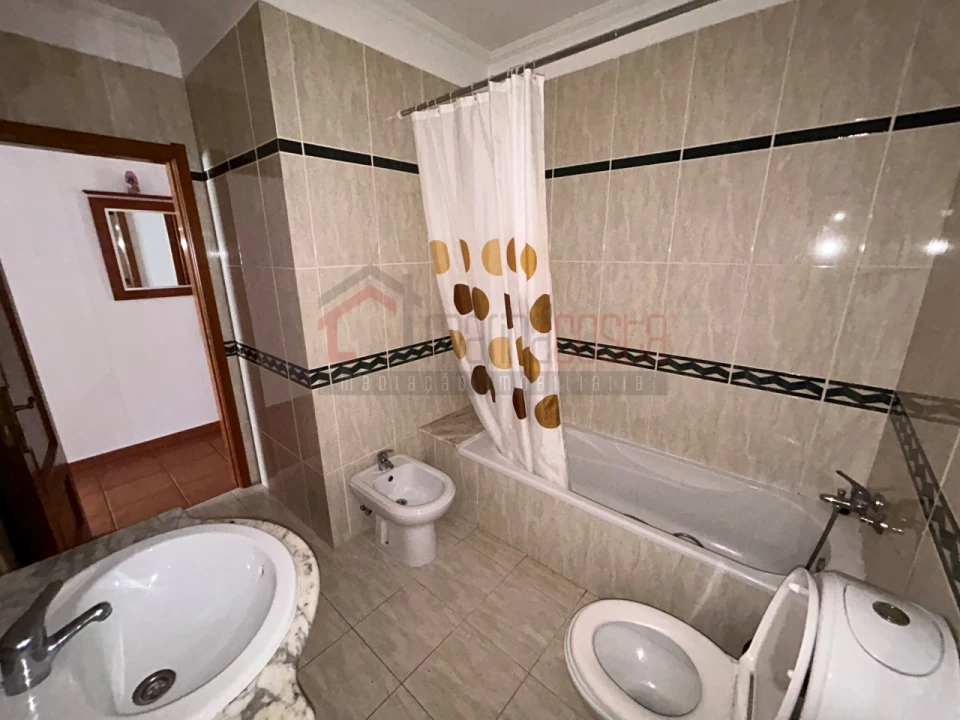 Apartamento T2 para Arrendamento em Peniche Foto 14