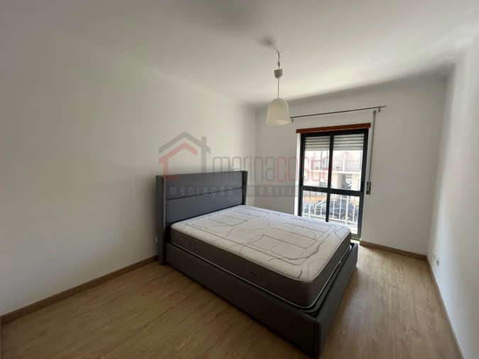Apartamento T2 para Arrendamento em Peniche Foto 4