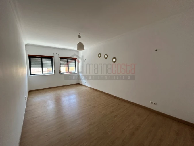 Apartamento T2 para Arrendamento em Peniche Foto 6