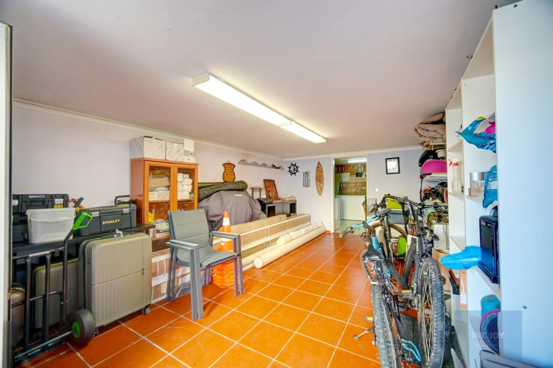 Moradia T4 para Venda em Carvoeira Foto 26