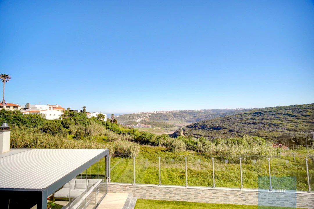 Moradia T4 para Venda em Carvoeira Foto 36