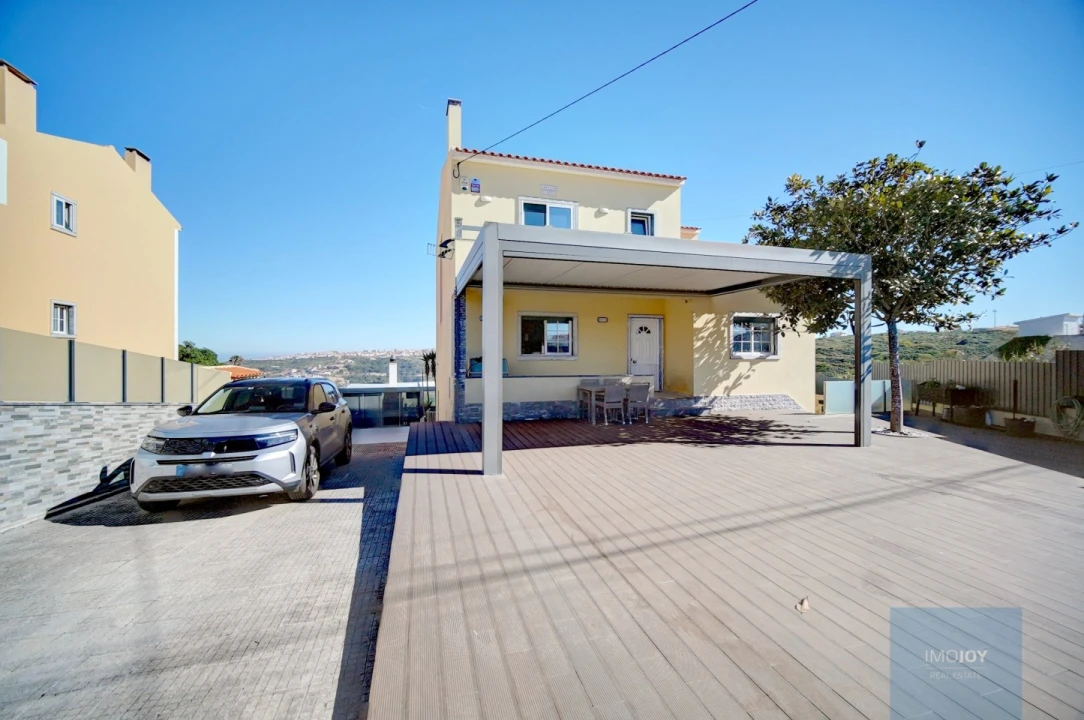 Moradia T4 para Venda em Carvoeira Foto 39