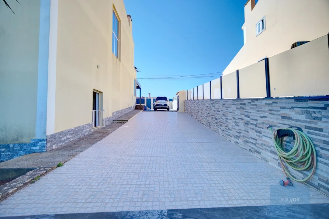 Moradia T4 para Venda em Carvoeira Foto 40