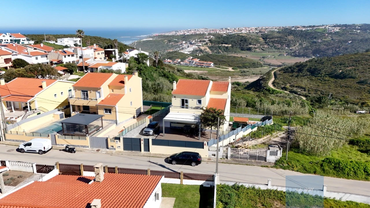 Moradia T4 para Venda em Carvoeira Foto 47