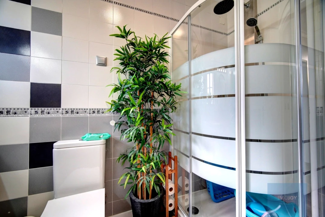 Moradia T4 para Venda em Carvoeira Foto 11