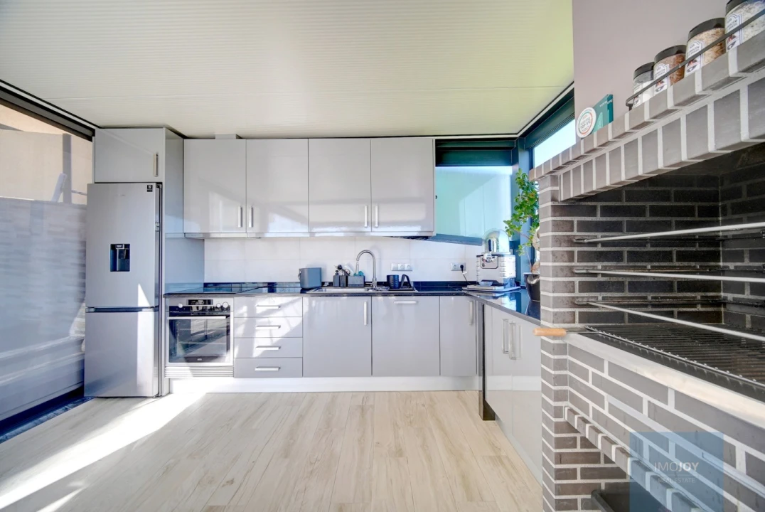 Moradia T4 para Venda em Carvoeira Foto 30