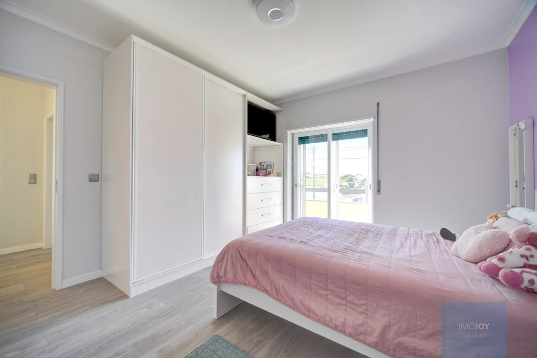 Moradia T4 para Venda em Carvoeira Foto 23