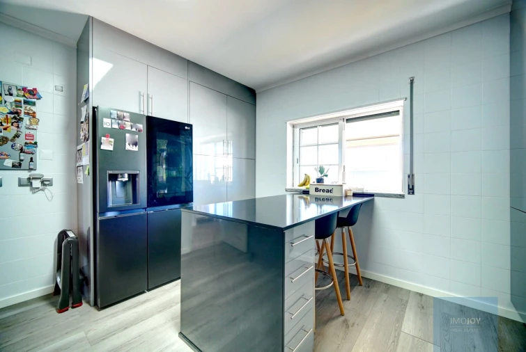 Moradia T4 para Venda em Carvoeira Foto 8