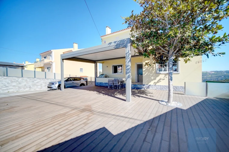 Moradia T4 para Venda em Carvoeira Foto 41