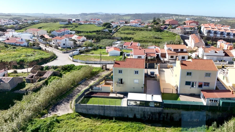 Moradia T4 para Venda em Carvoeira Foto 42