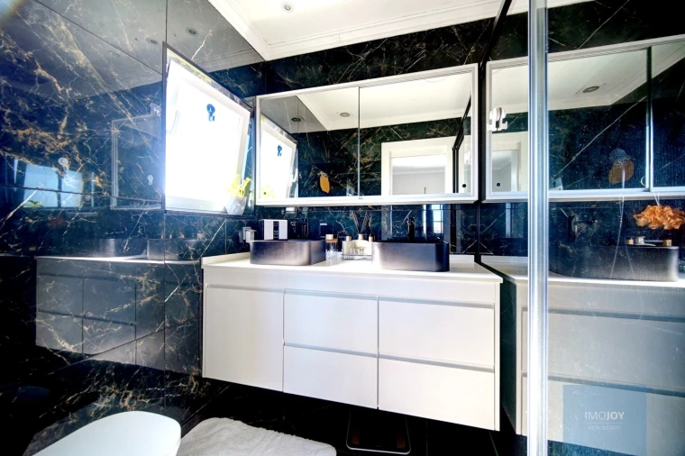 Moradia T4 para Venda em Carvoeira Foto 19