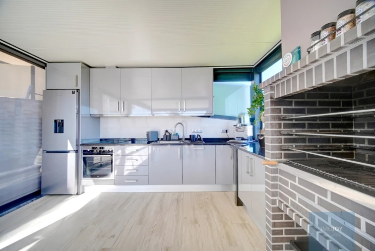 Moradia T4 para Venda em Carvoeira Foto 30