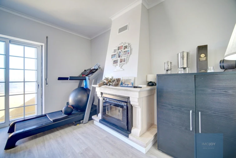 Moradia T4 para Venda em Carvoeira Foto 5