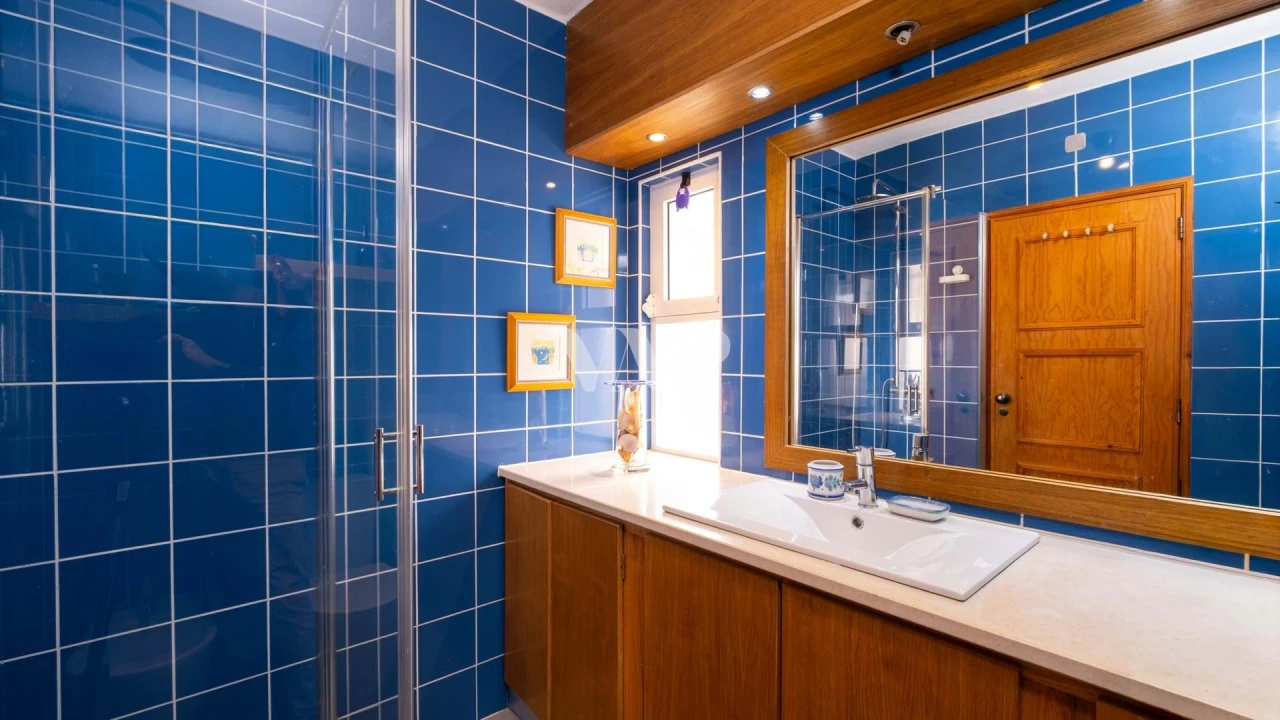 Apartamento T1 para Venda em Quarteira Foto 12