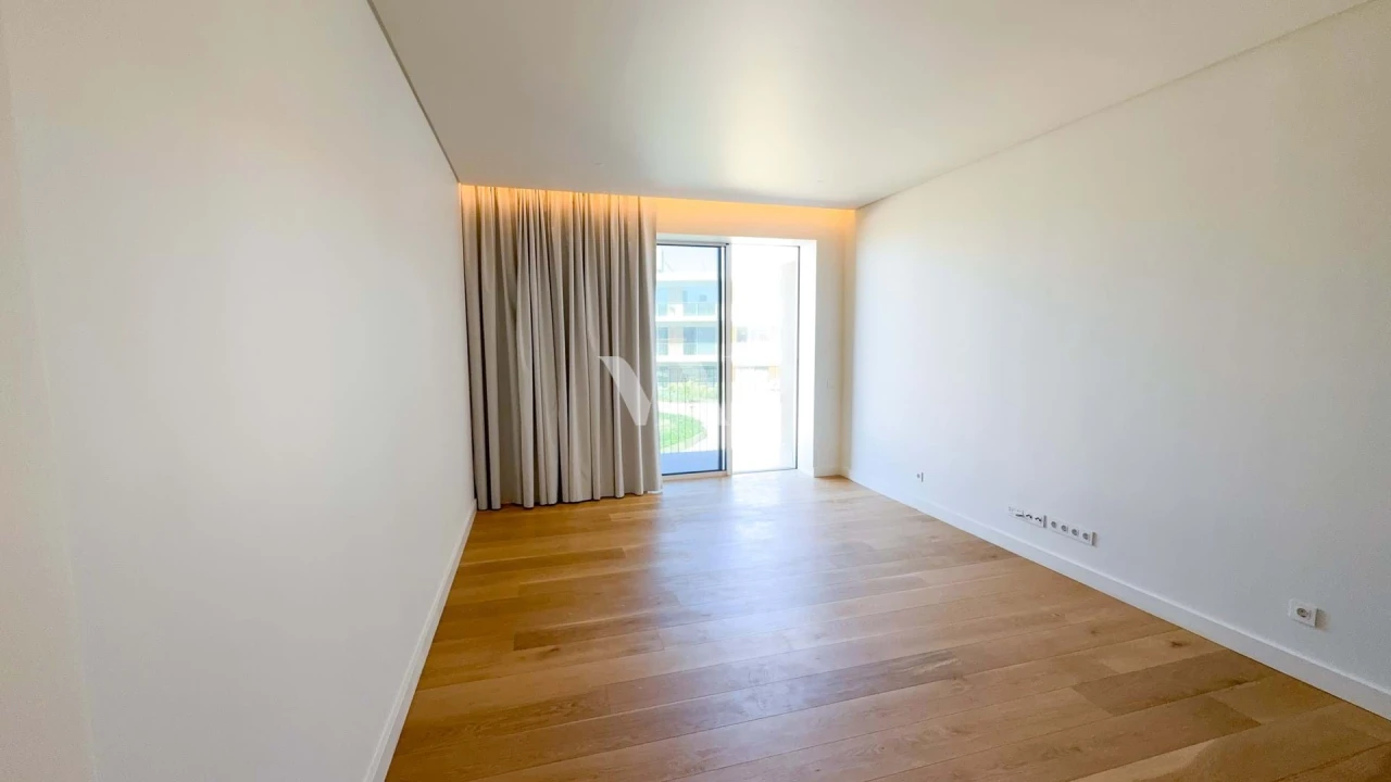 Apartamento T1 para Venda em Quarteira Foto 9