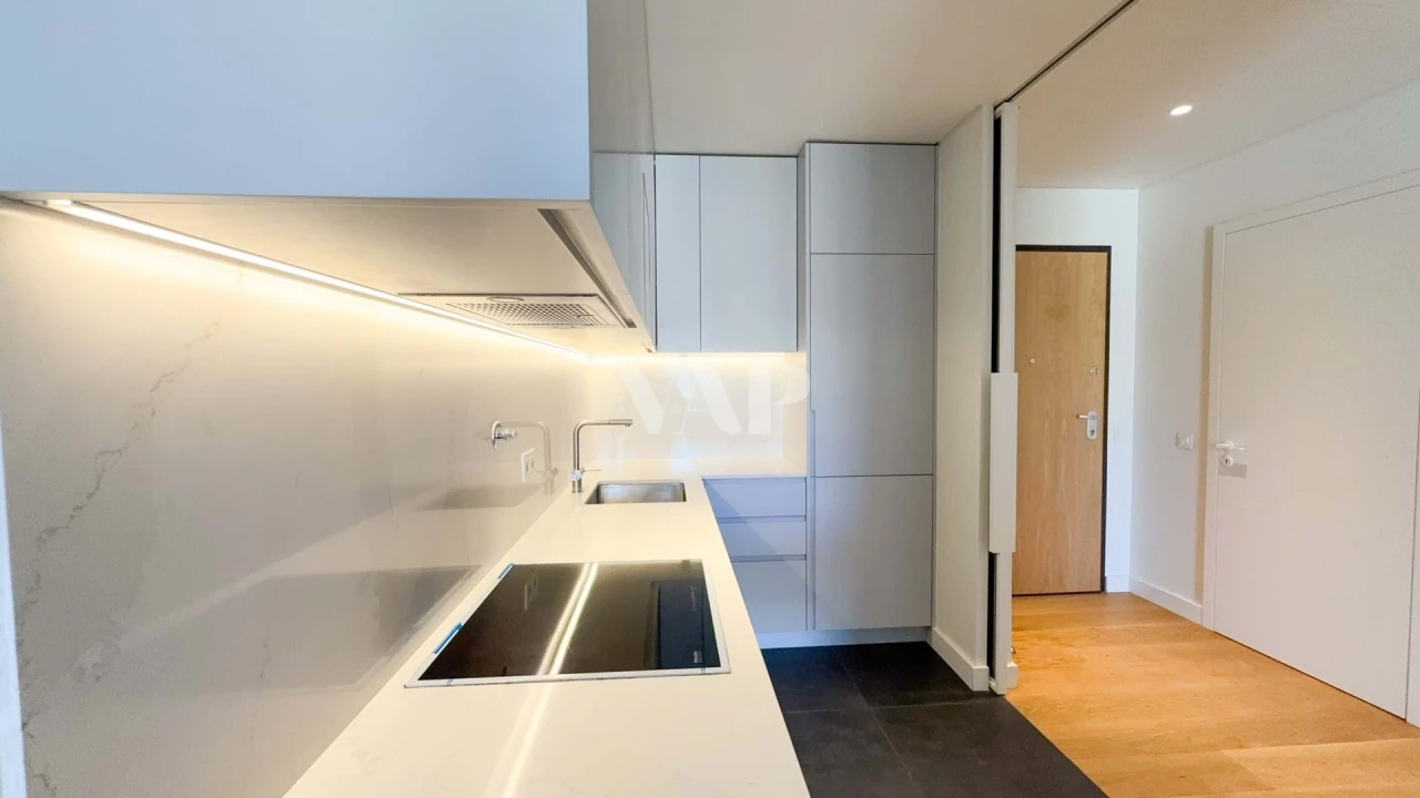 Apartamento T1 para Venda em Quarteira Foto 6