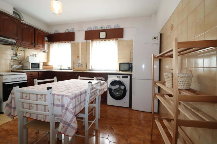 Apartamento T2 para Arrendamento em Eiras e São Paulo de Frades Foto 3