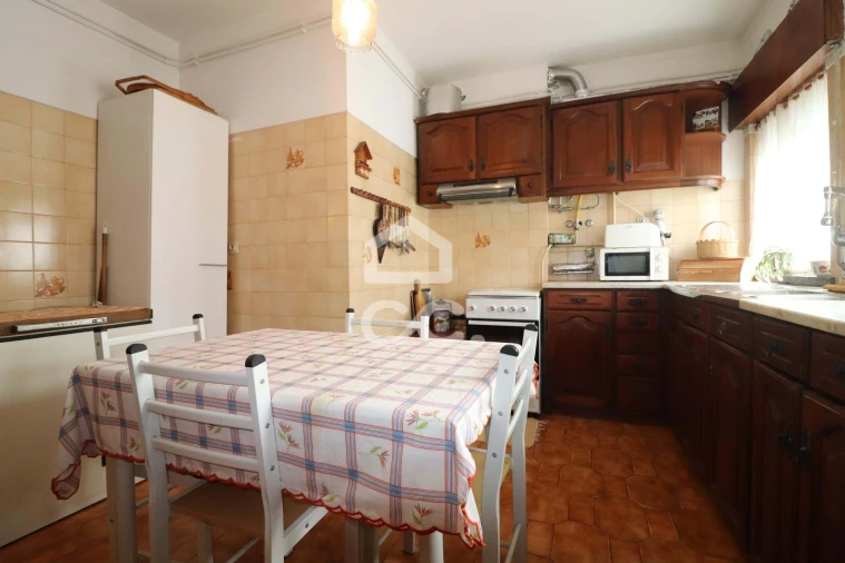 Apartamento T2 para Arrendamento em Eiras e São Paulo de Frades Foto 4