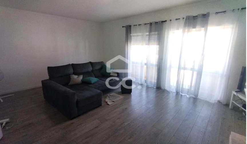 Apartamento T3 para Venda em Marinha Grande Foto 2