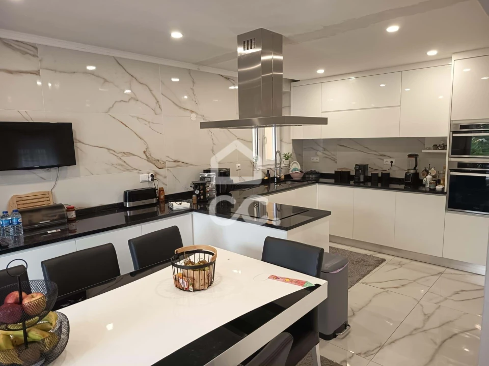 Moradia T5 para Venda em Matosinhos e Leça da Palmeira Foto 1