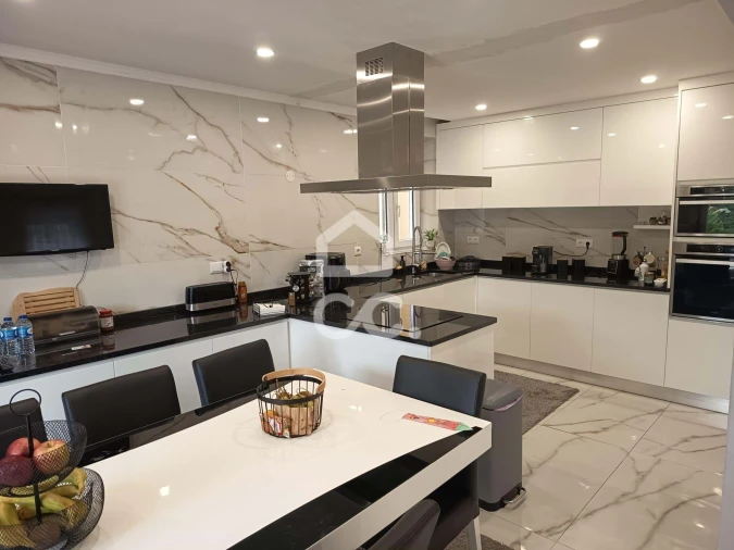 Moradia T5 para Venda em Matosinhos e Leça da Palmeira Foto 1