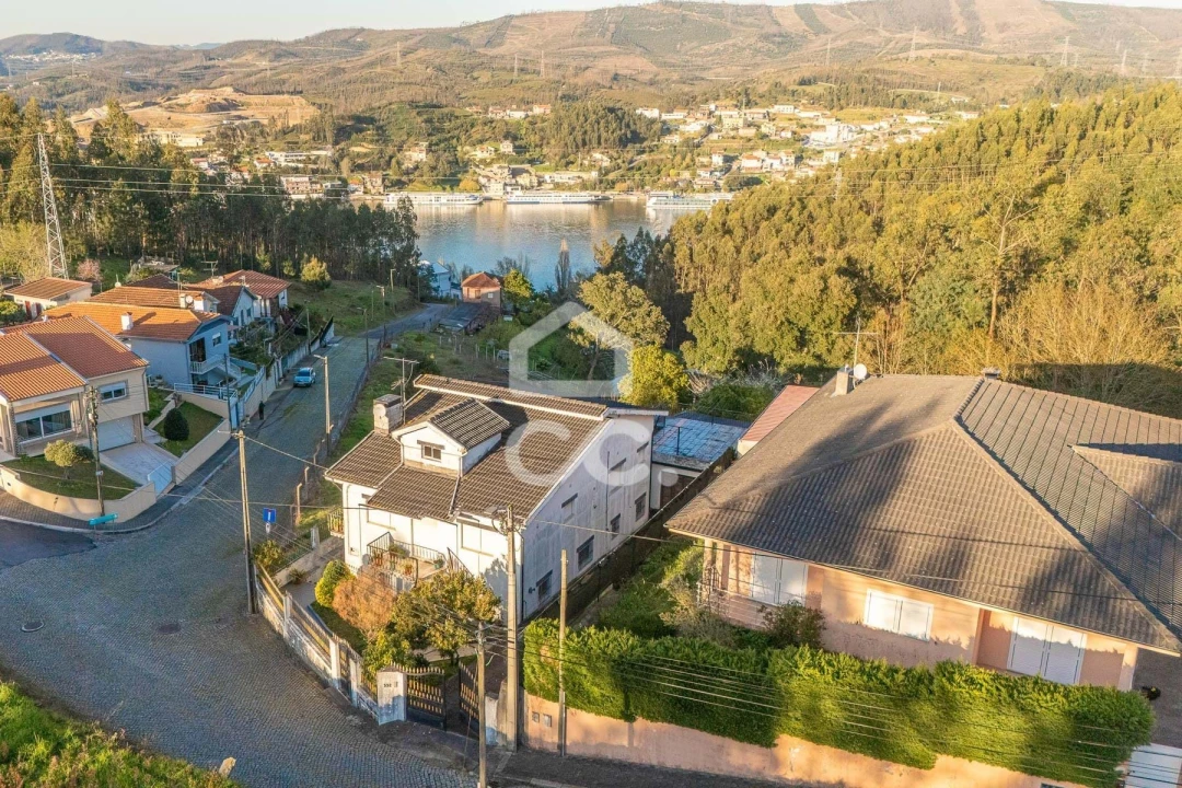 Moradia T5 para Venda em Santa Marinha e São Pedro da Afurada Foto 36