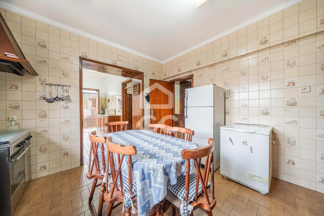 Moradia T5 para Venda em Santa Marinha e São Pedro da Afurada Foto 11