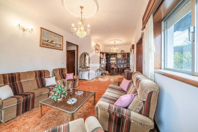 Moradia T5 para Venda em Santa Marinha e São Pedro da Afurada Foto 1