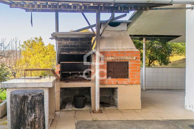 Moradia T5 para Venda em Santa Marinha e São Pedro da Afurada Foto 40